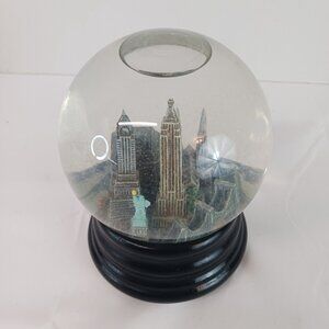 Saks 5th Avenue Snow Globe Musical Plays New York, New York Glitter See Video